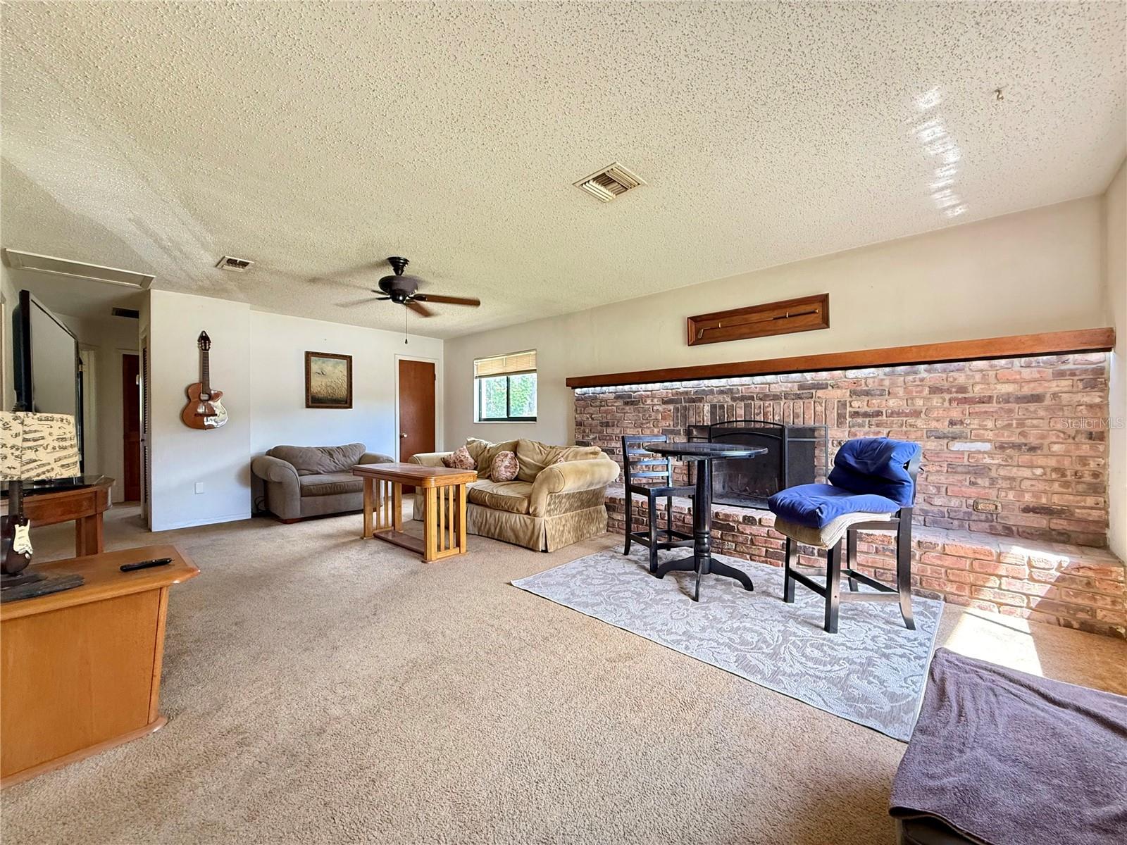 Image 4 of 17 For 6285 52nd Court N