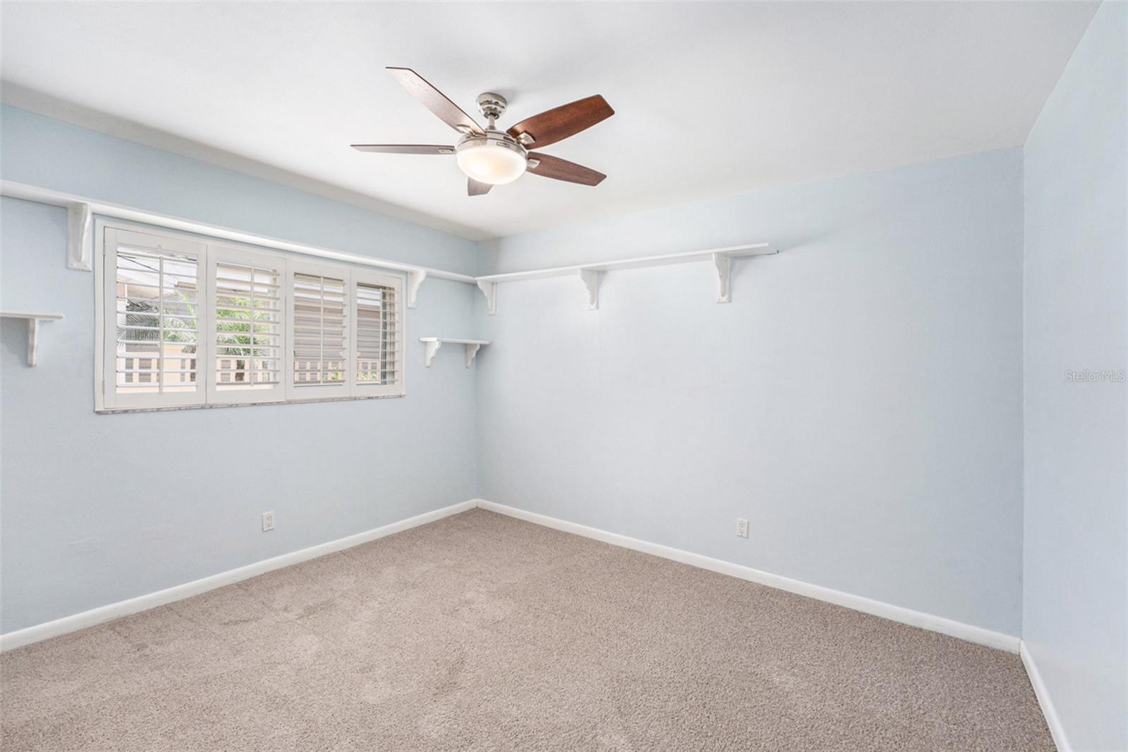 Listing photo id 33 for 1517 60th Street S