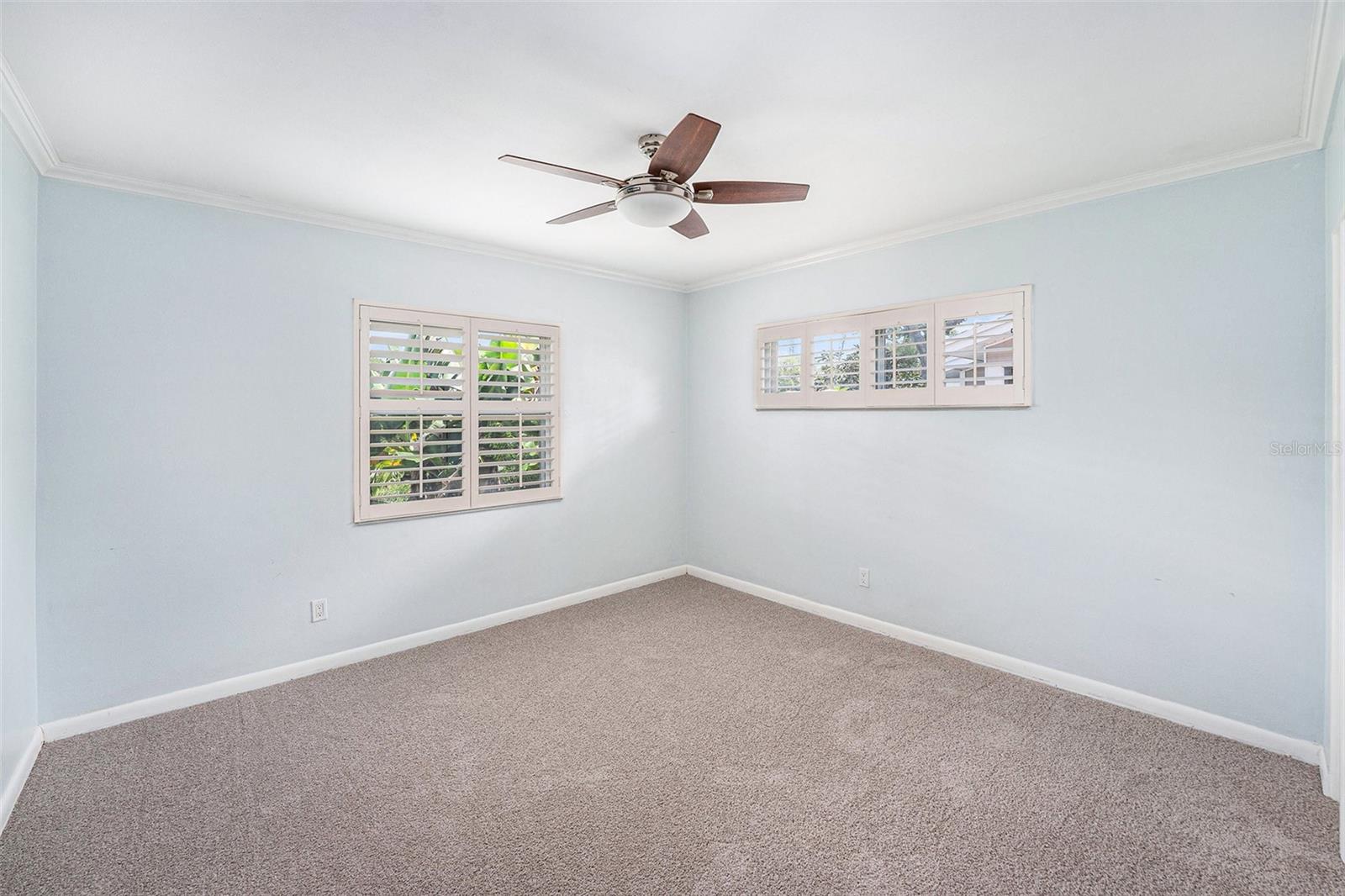 Listing photo id 34 for 1517 60th Street S