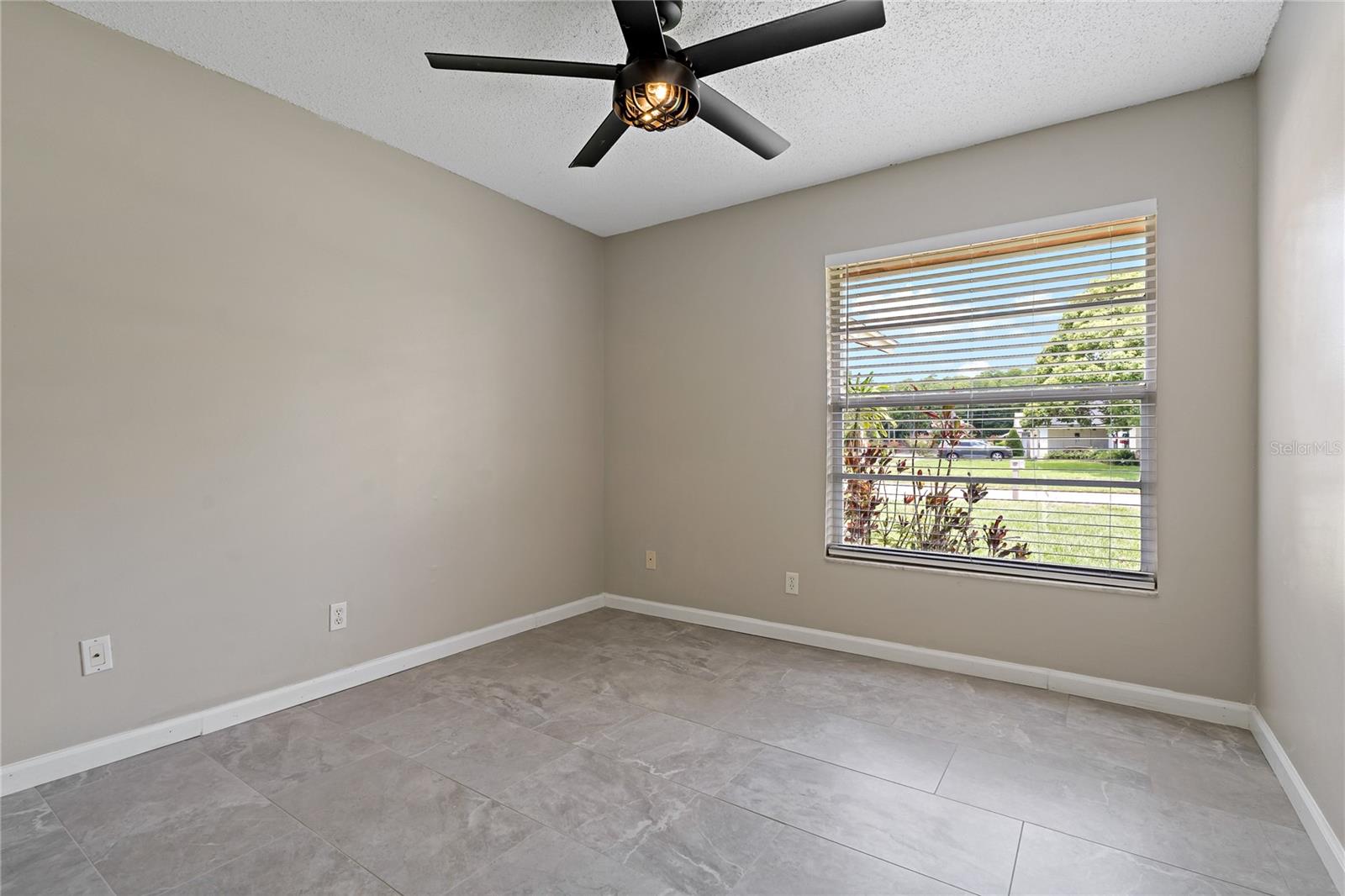 Image 26 of 47 For 2911 Wycombe Way