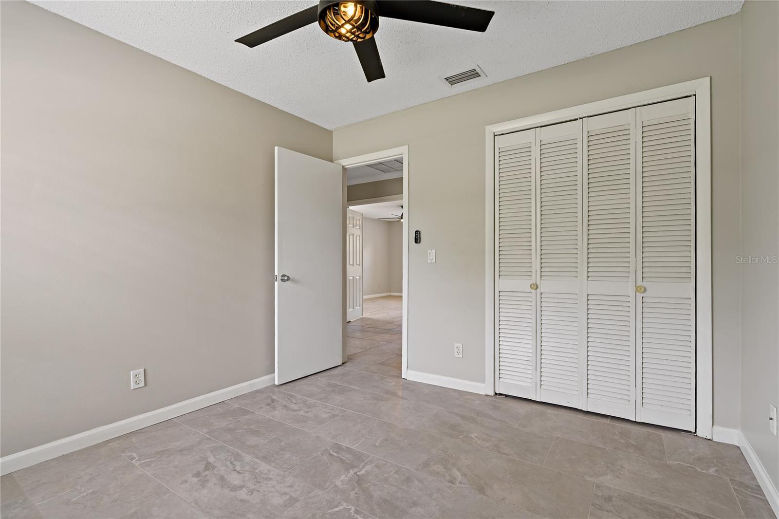 Image 27 of 47 For 2911 Wycombe Way