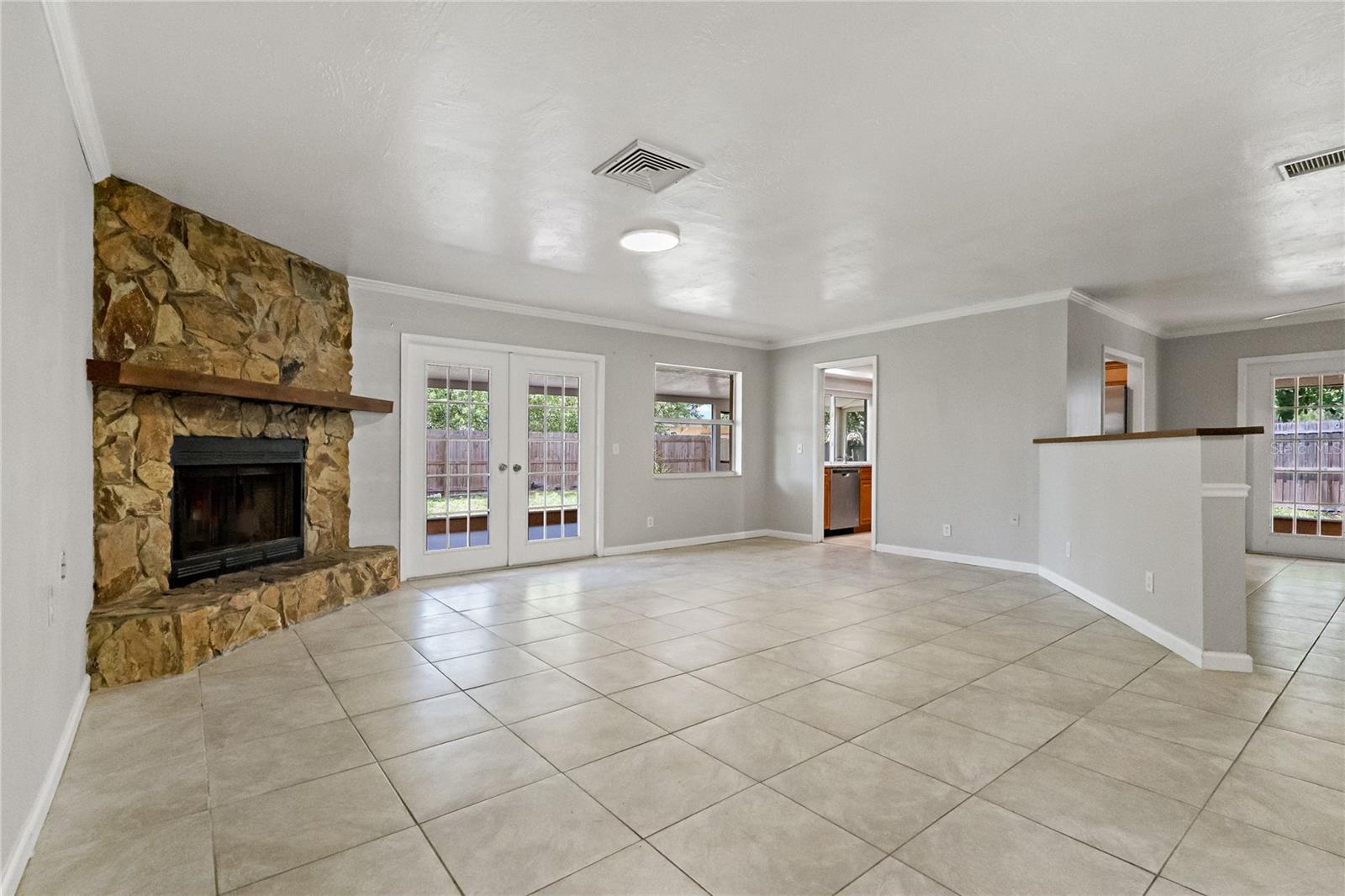 Image 5 of 47 For 2911 Wycombe Way