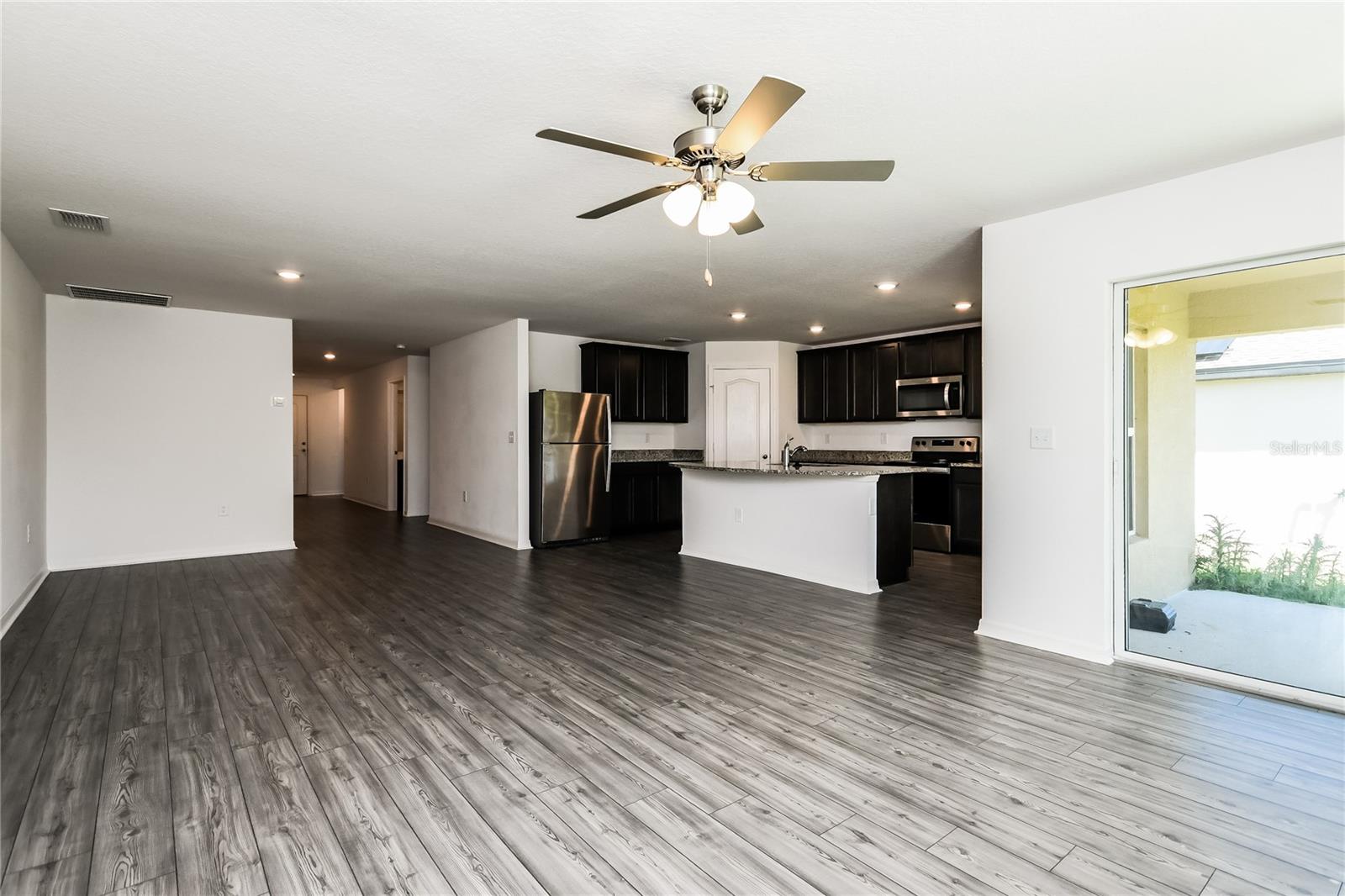 Image 6 of 9 For 1375 Swan Lake Circle