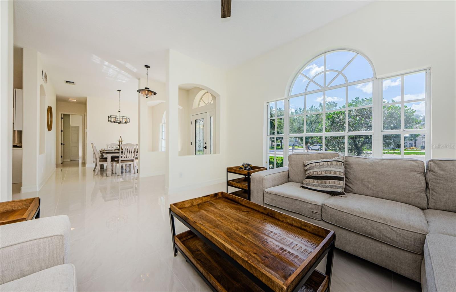 Listing photo id 11 for 8604 Herons Cove Place