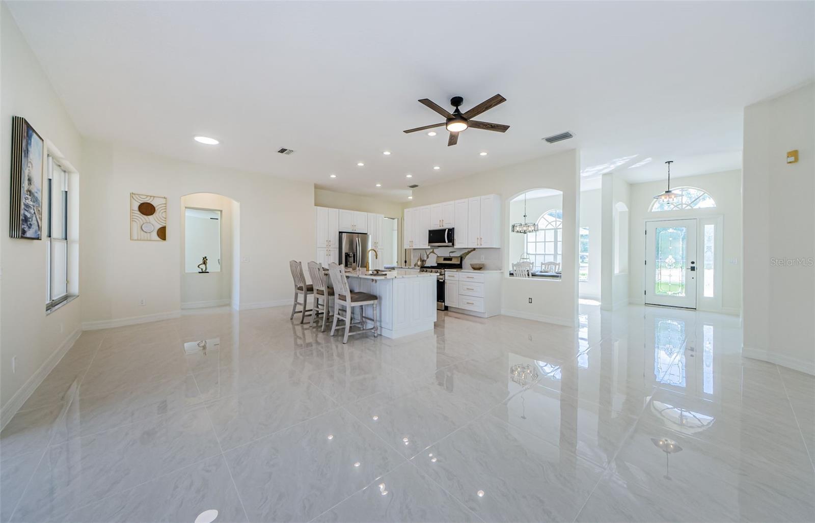 Listing photo id 14 for 8604 Herons Cove Place