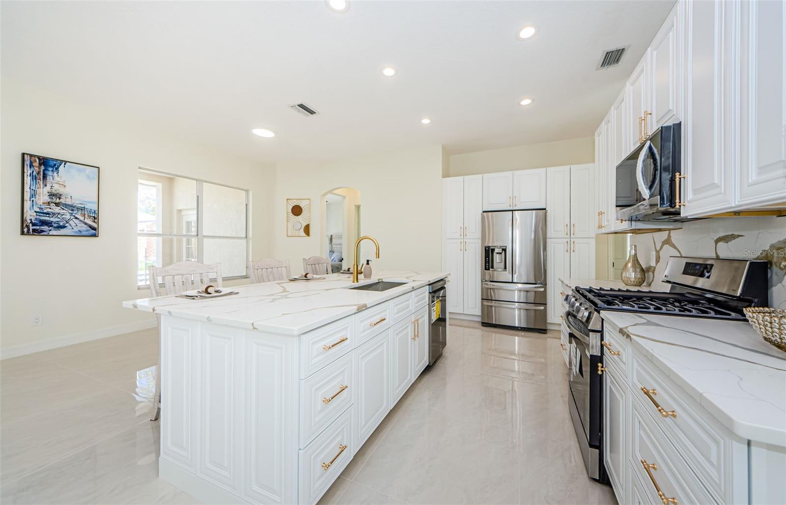 Listing photo id 15 for 8604 Herons Cove Place