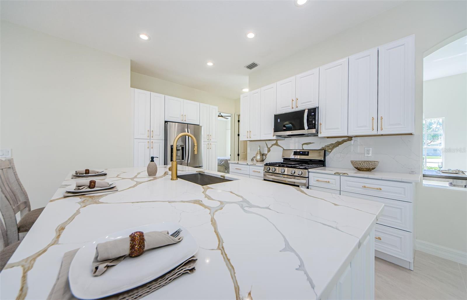 Listing photo id 19 for 8604 Herons Cove Place