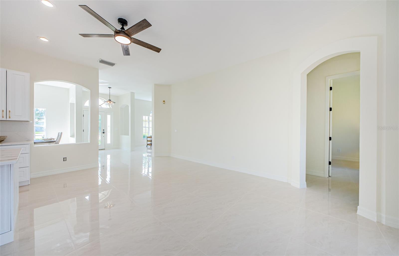 Listing photo id 25 for 8604 Herons Cove Place