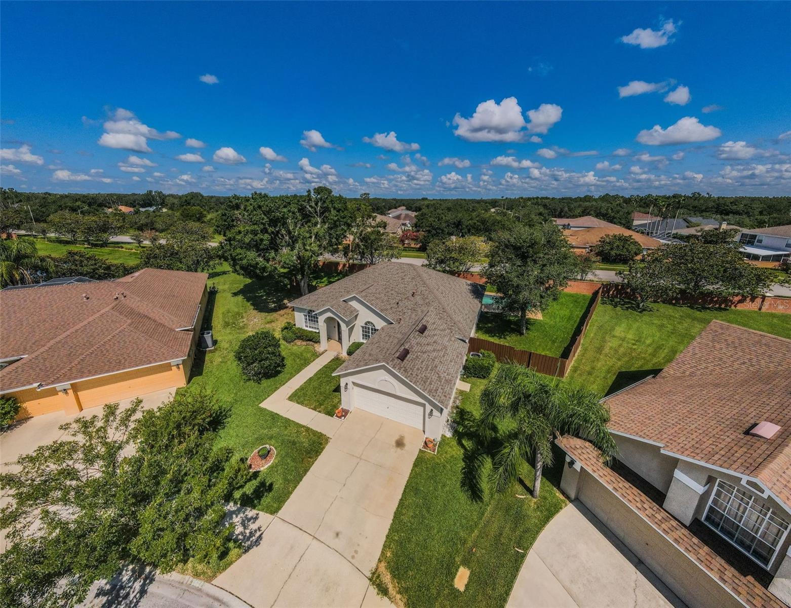 Listing photo id 1 for 8604 Herons Cove Place