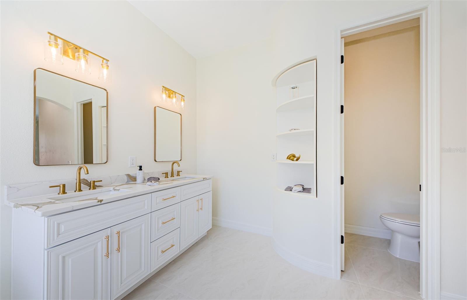 Listing photo id 29 for 8604 Herons Cove Place
