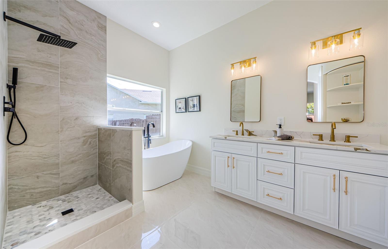 Listing photo id 30 for 8604 Herons Cove Place