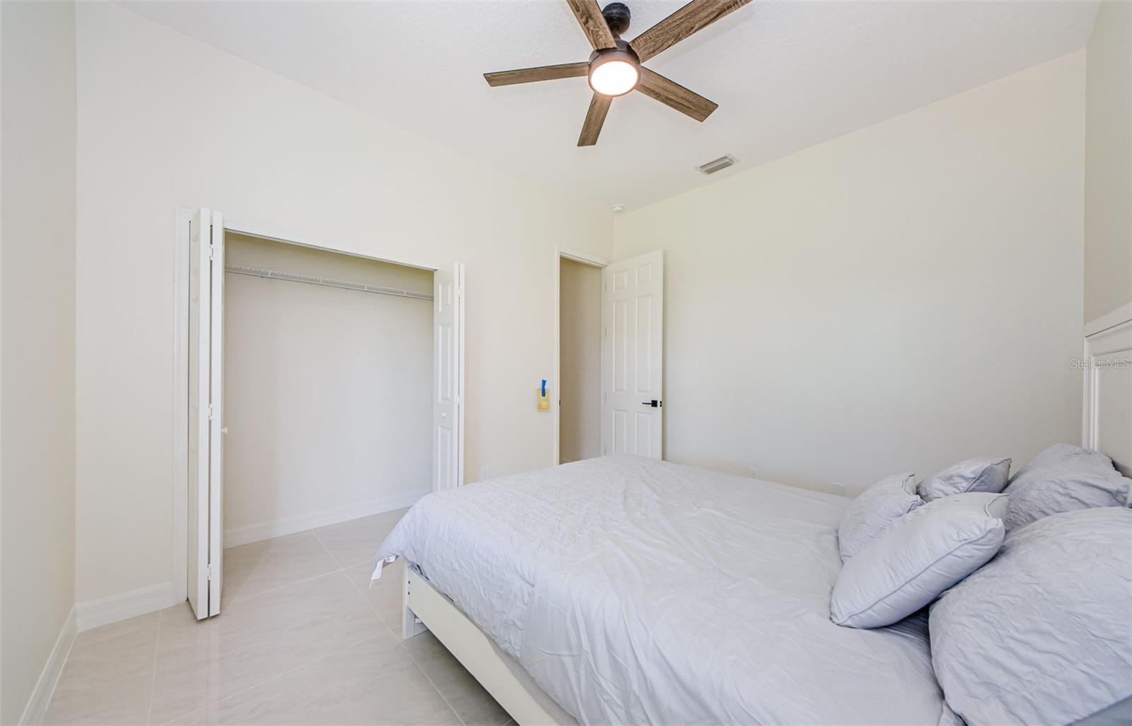 Listing photo id 33 for 8604 Herons Cove Place