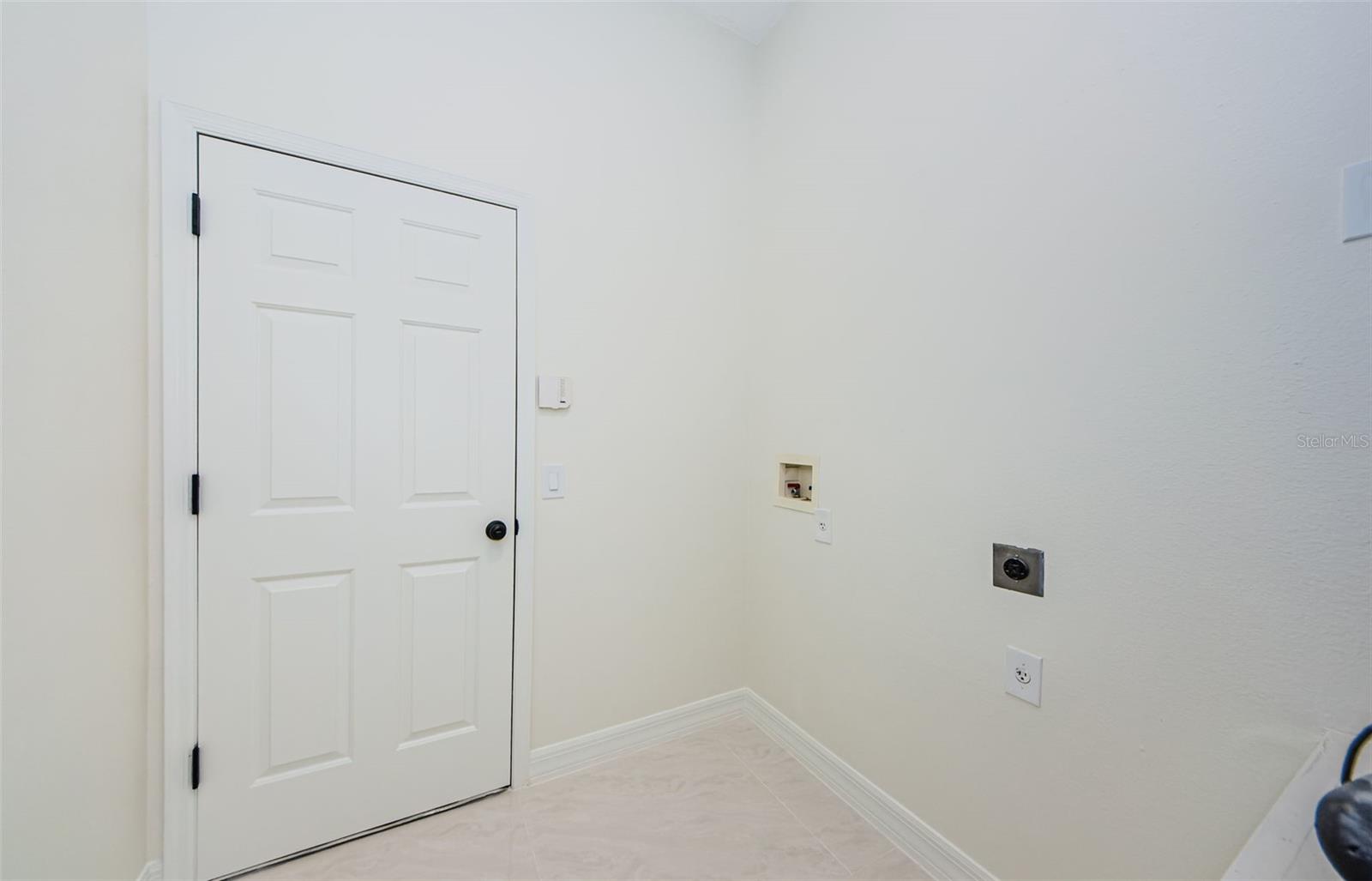Listing photo id 37 for 8604 Herons Cove Place