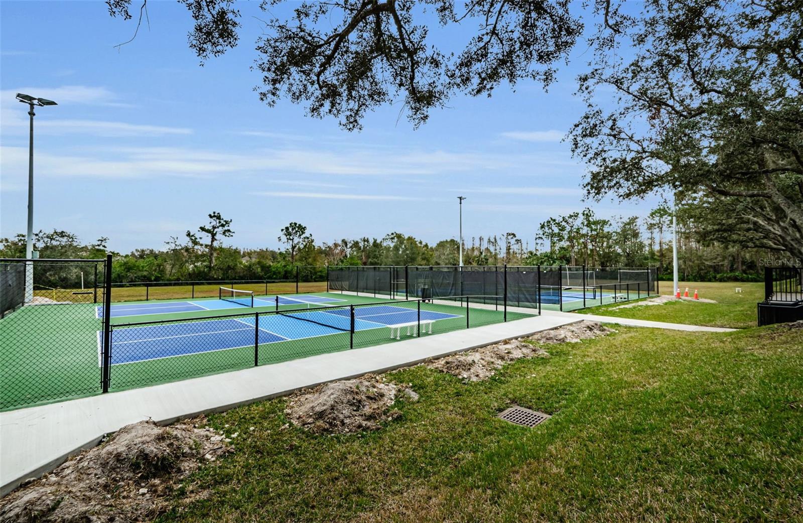 Listing photo id 61 for 8604 Herons Cove Place