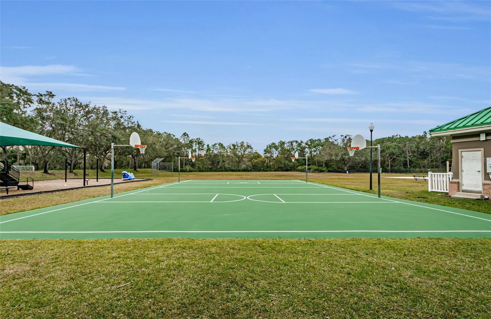 Listing photo id 63 for 8604 Herons Cove Place