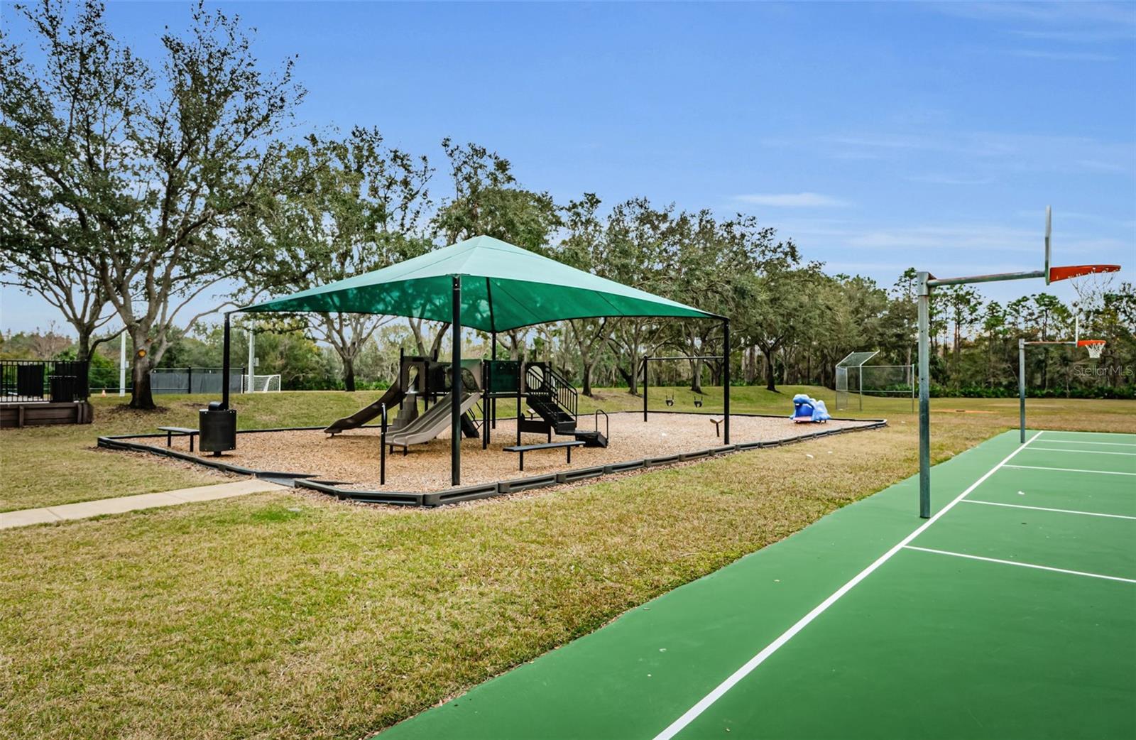 Listing photo id 65 for 8604 Herons Cove Place