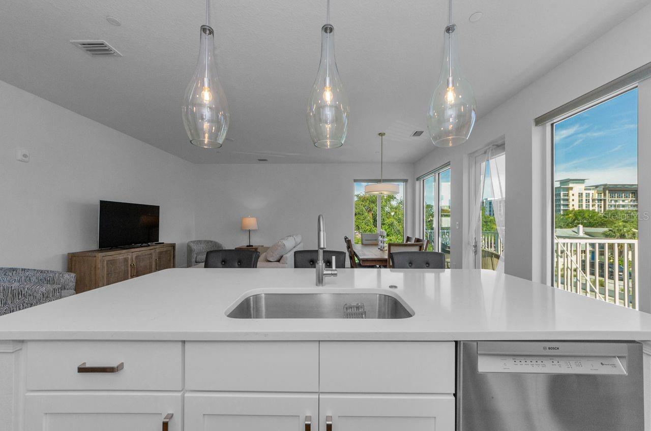 Image 14 of 61 For 600 3rd Avenue S 301