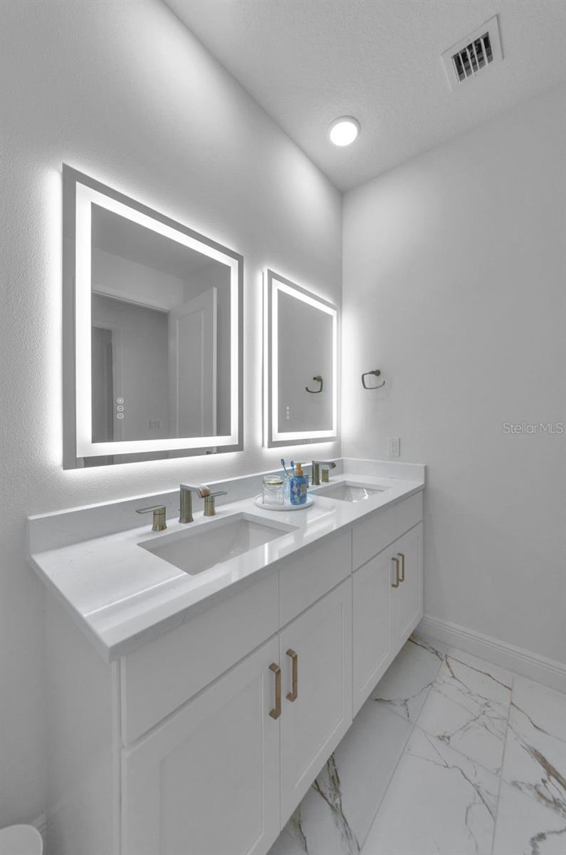Image 22 of 61 For 600 3rd Avenue S 301