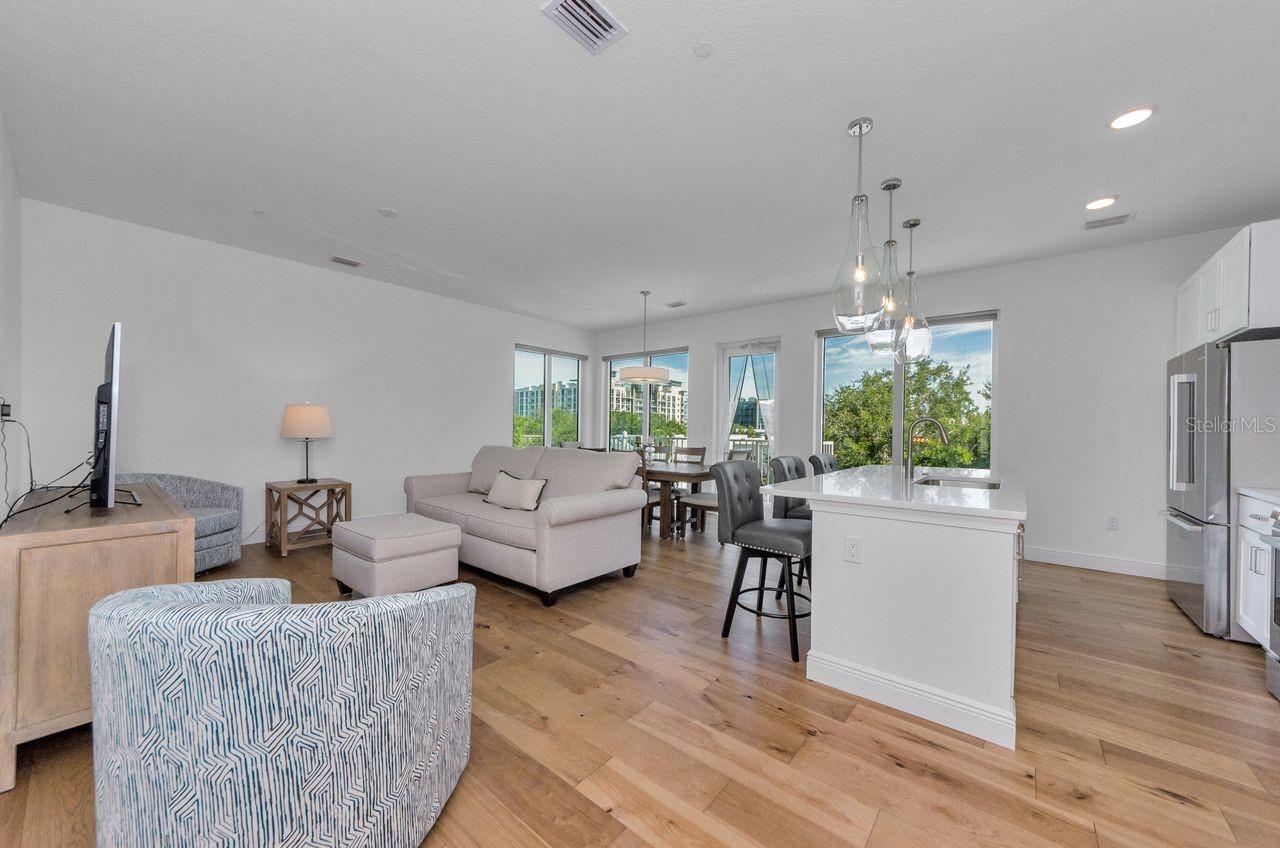 Image 8 of 61 For 600 3rd Avenue S 301