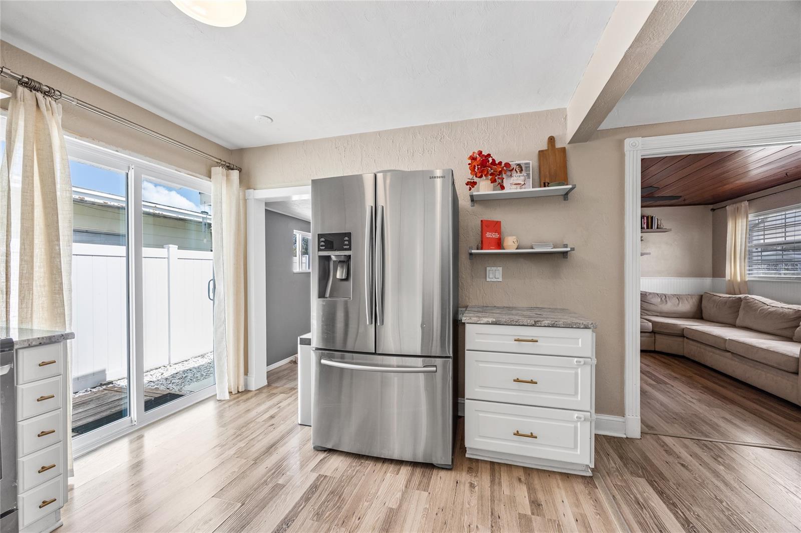 Image 21 of 39 For 400 53rd Street N