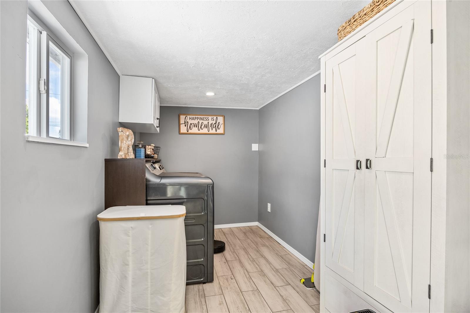Image 22 of 39 For 400 53rd Street N