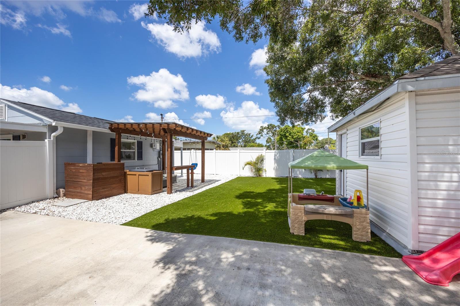 Image 30 of 39 For 400 53rd Street N