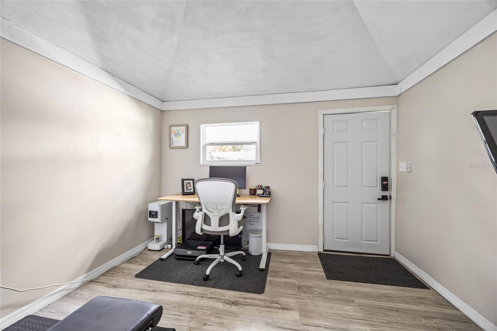 Image 33 of 39 For 400 53rd Street N