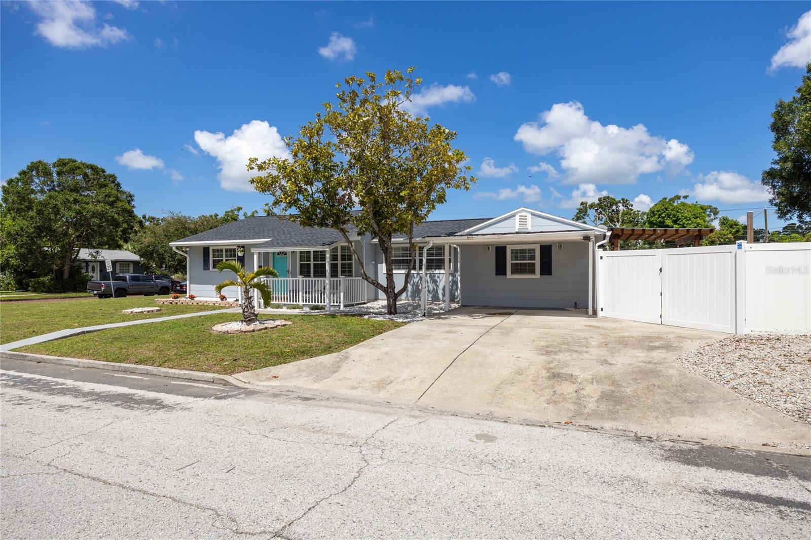 Image 4 of 39 For 400 53rd Street N