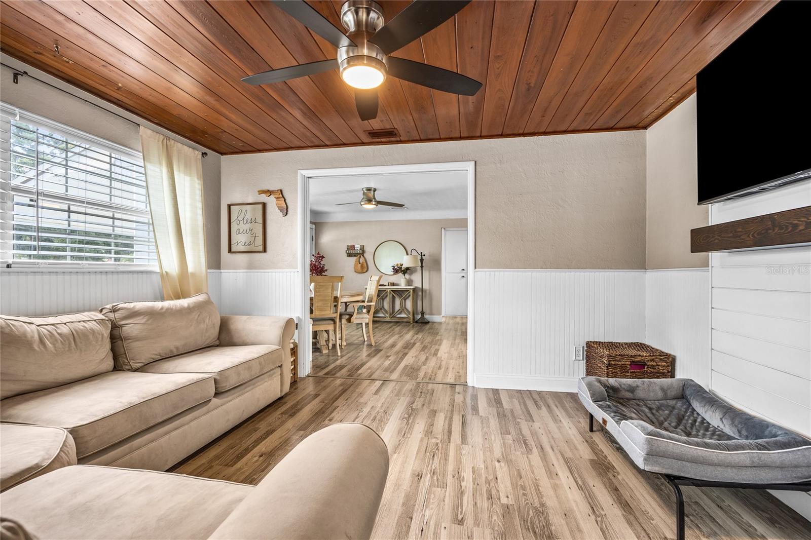 Image 9 of 39 For 400 53rd Street N