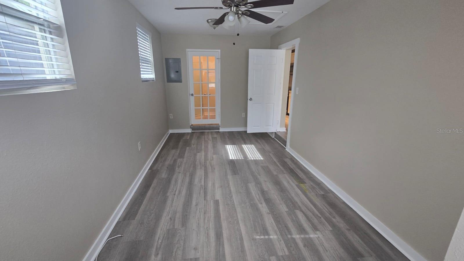 Image 4 of 12 For 1514 Crest Avenue