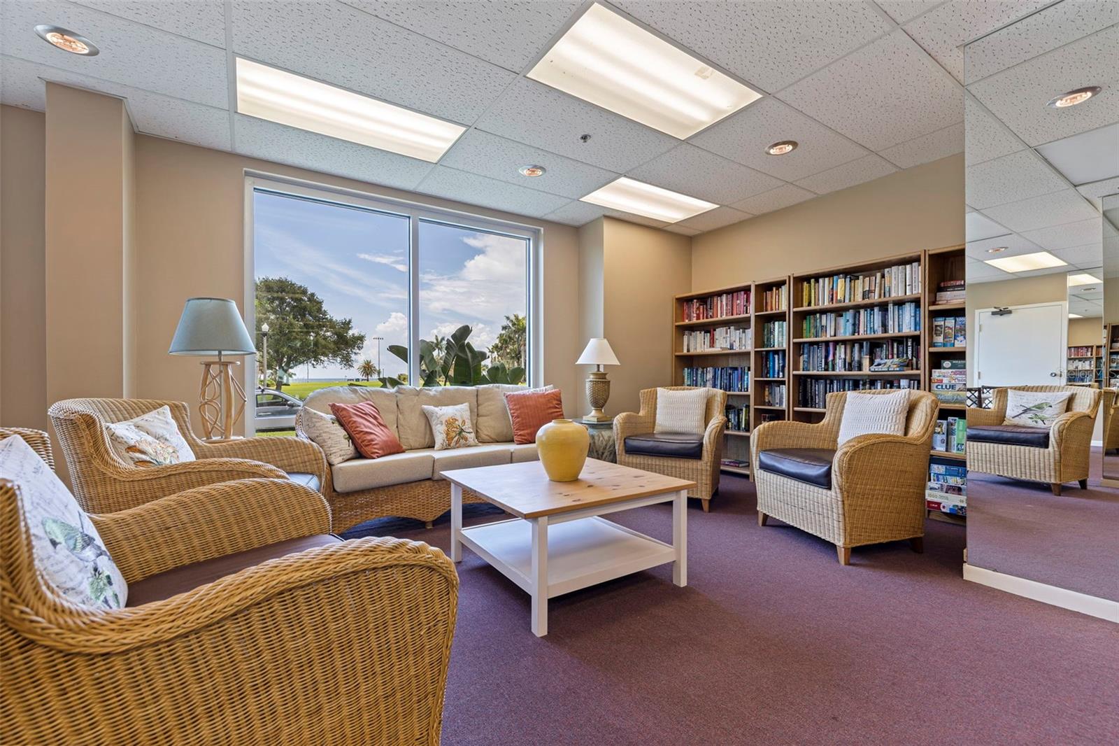 Image 9 of 57 For 1120 Shore Drive Ne 503