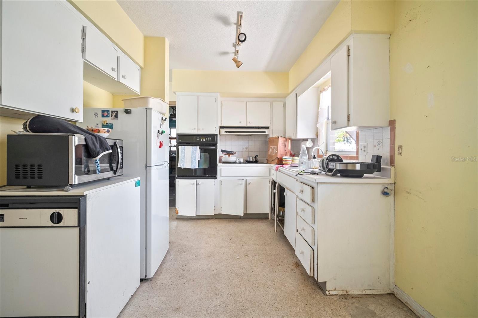 Image 16 of 51 For 2502 Tropical Shores Drive Se