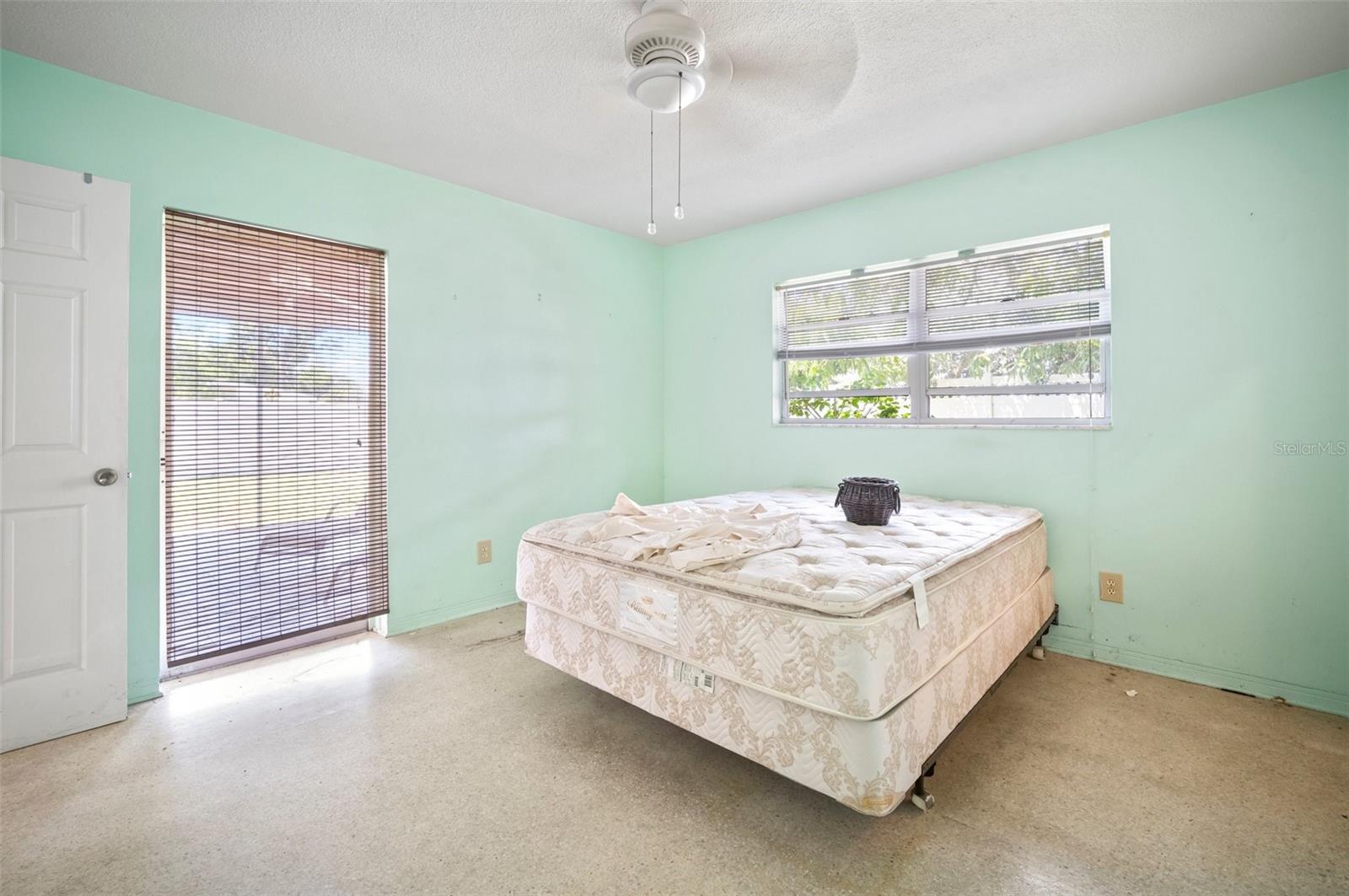 Image 22 of 51 For 2502 Tropical Shores Drive Se