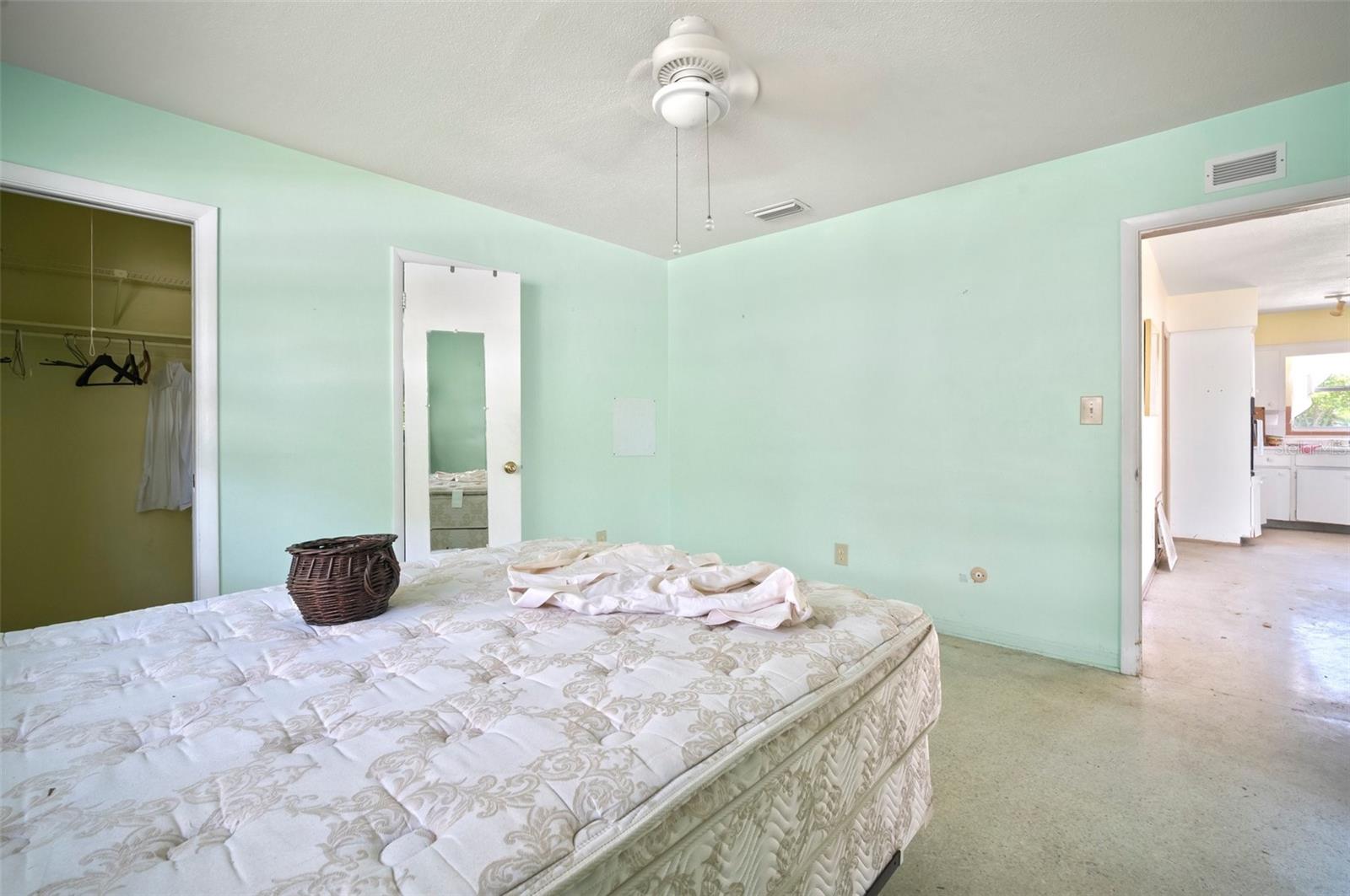 Image 24 of 51 For 2502 Tropical Shores Drive Se