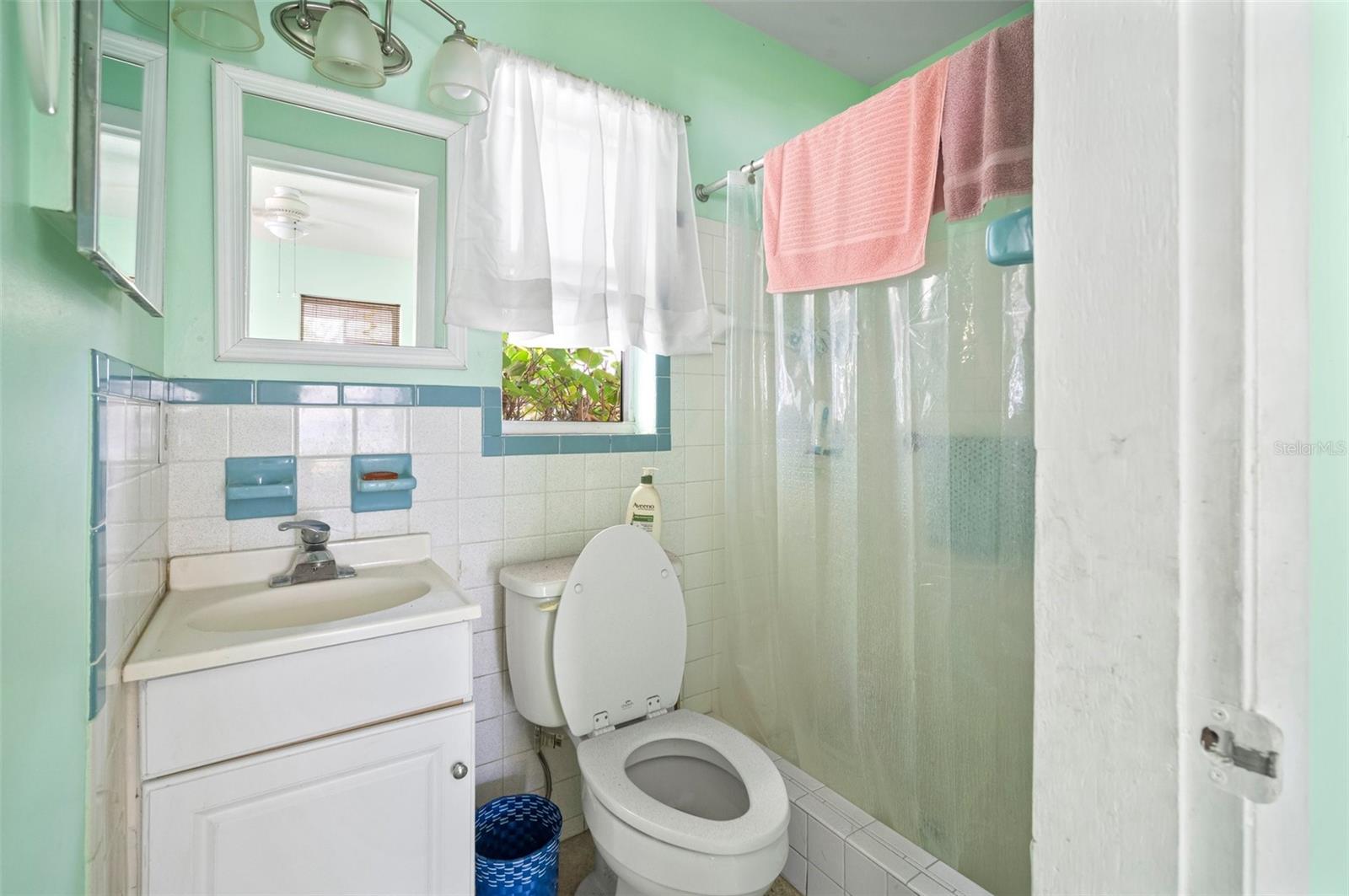 Image 31 of 51 For 2502 Tropical Shores Drive Se