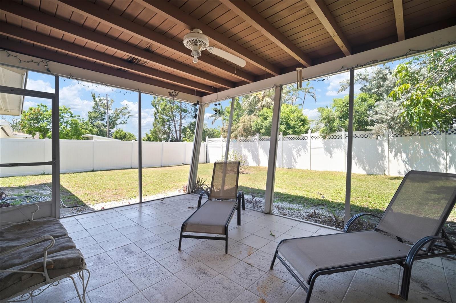 Image 35 of 51 For 2502 Tropical Shores Drive Se