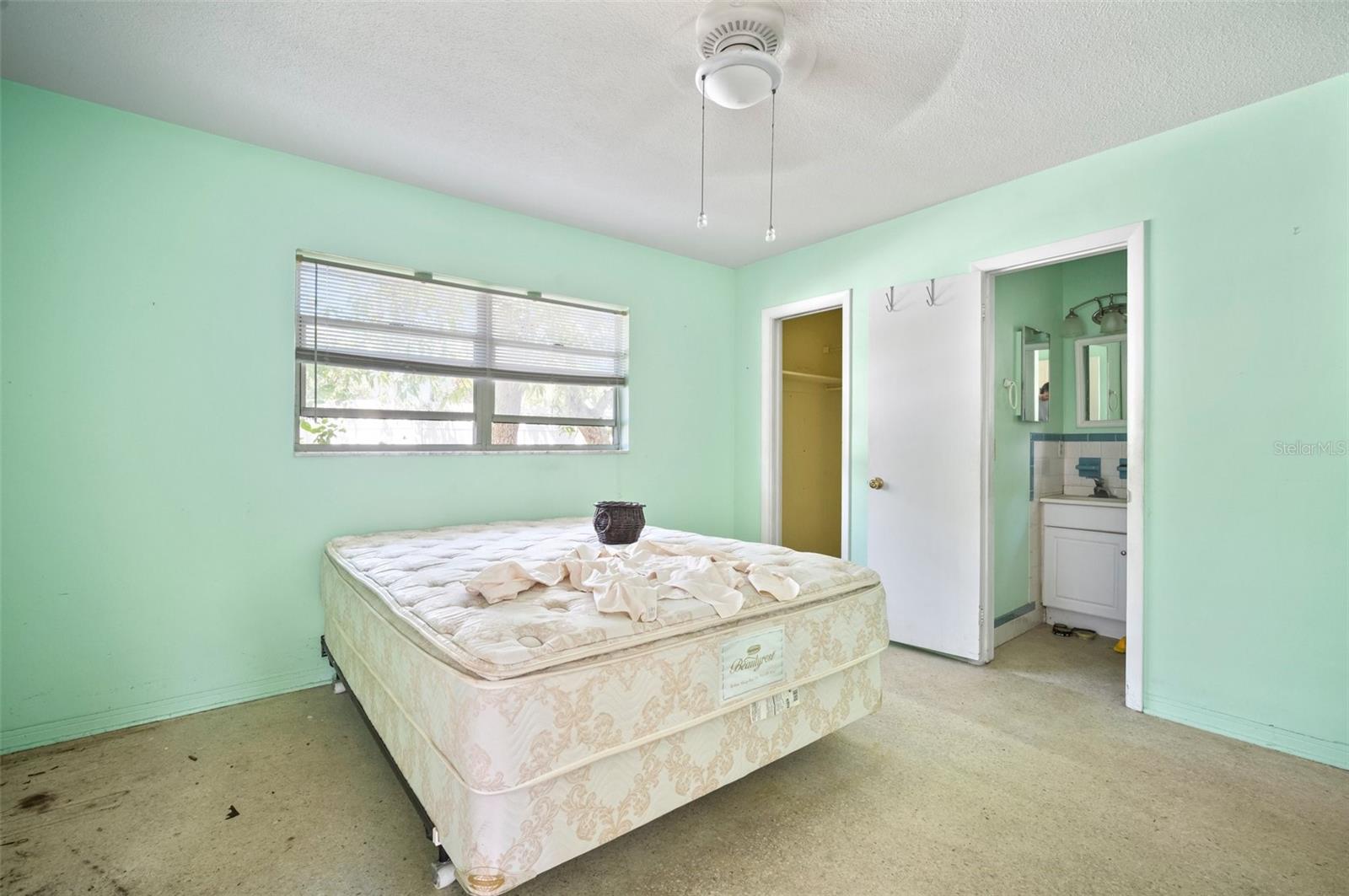 Image 36 of 51 For 2502 Tropical Shores Drive Se