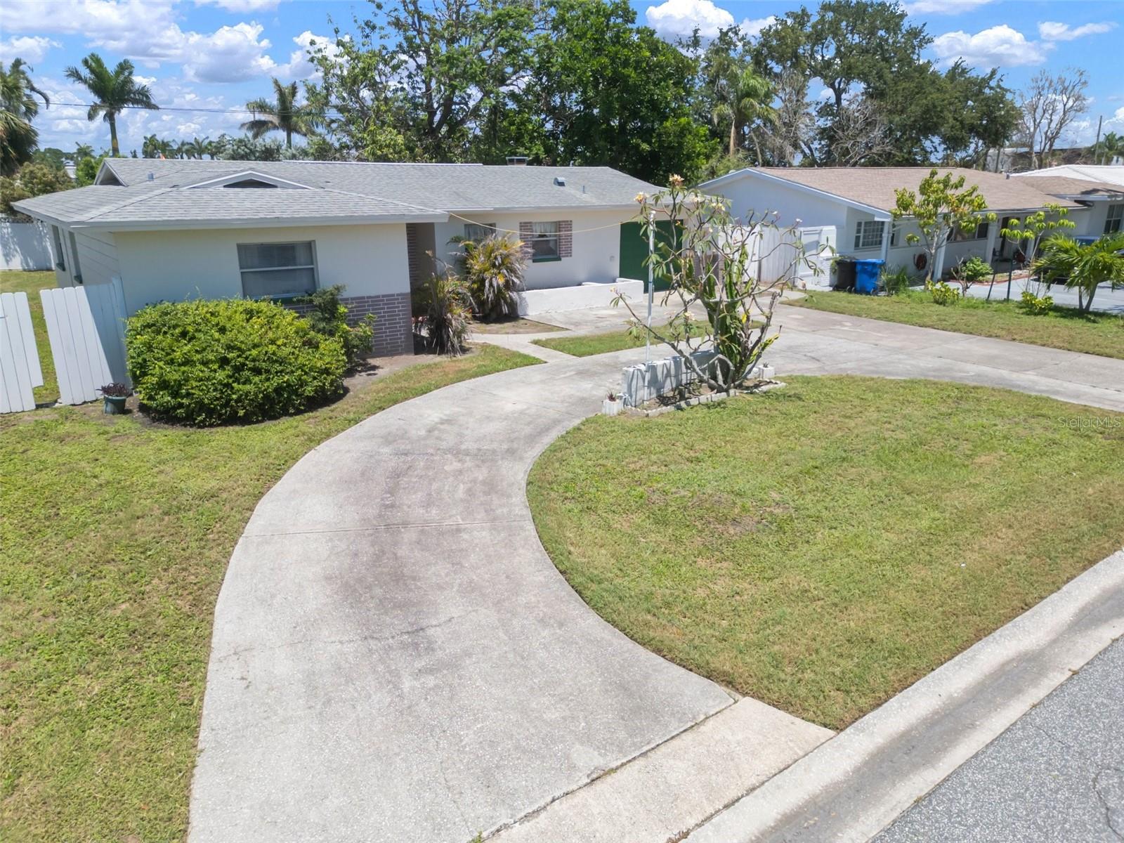 Image 41 of 51 For 2502 Tropical Shores Drive Se