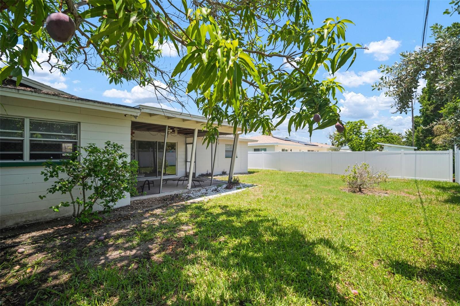 Image 9 of 51 For 2502 Tropical Shores Drive Se