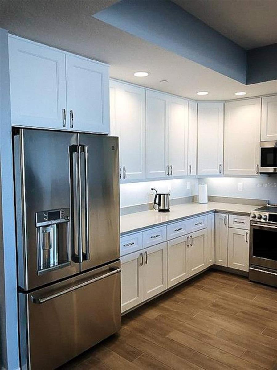 Image 6 of 22 For 706 Bayway Boulevard 502