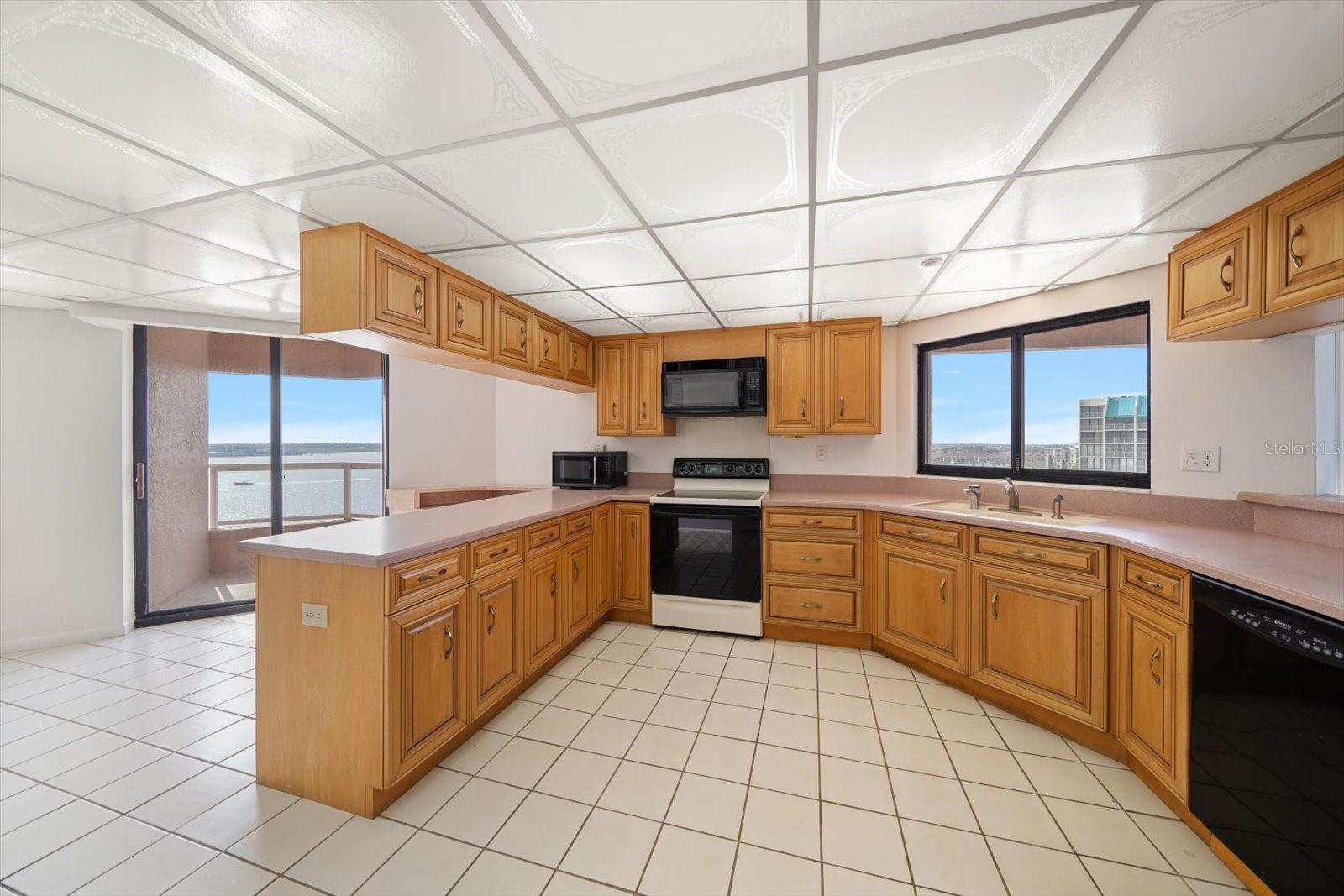 Image 12 of 43 For 1340 Gulf Boulevard 12a