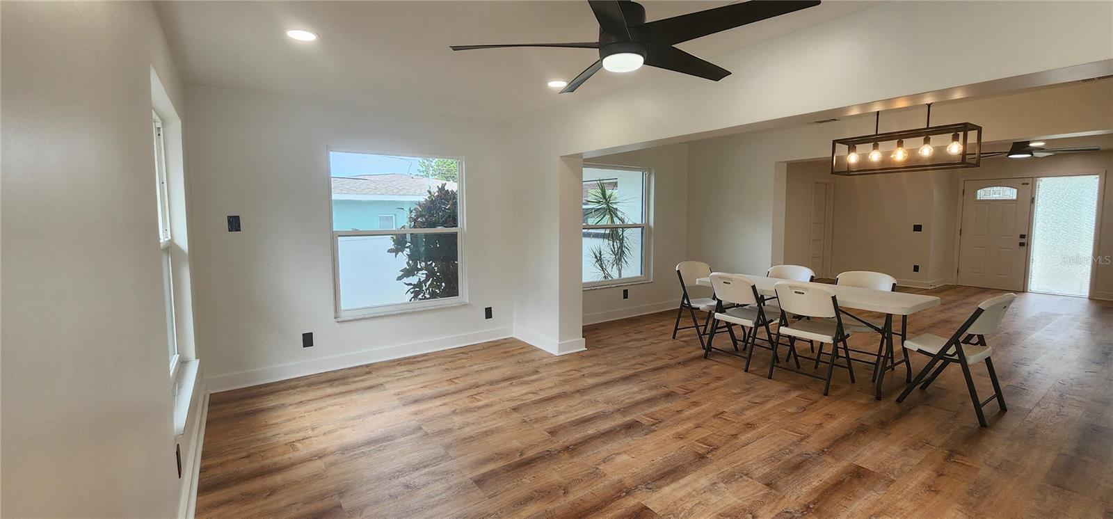 Image 18 of 21 For 1027 Fountainhead Drive