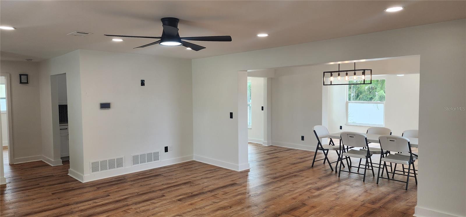 Image 4 of 21 For 1027 Fountainhead Drive