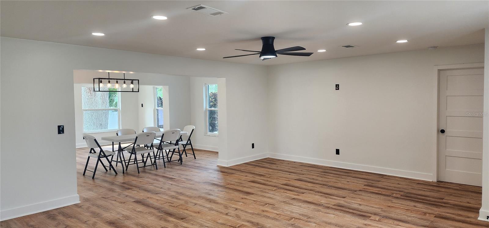 Image 6 of 21 For 1027 Fountainhead Drive