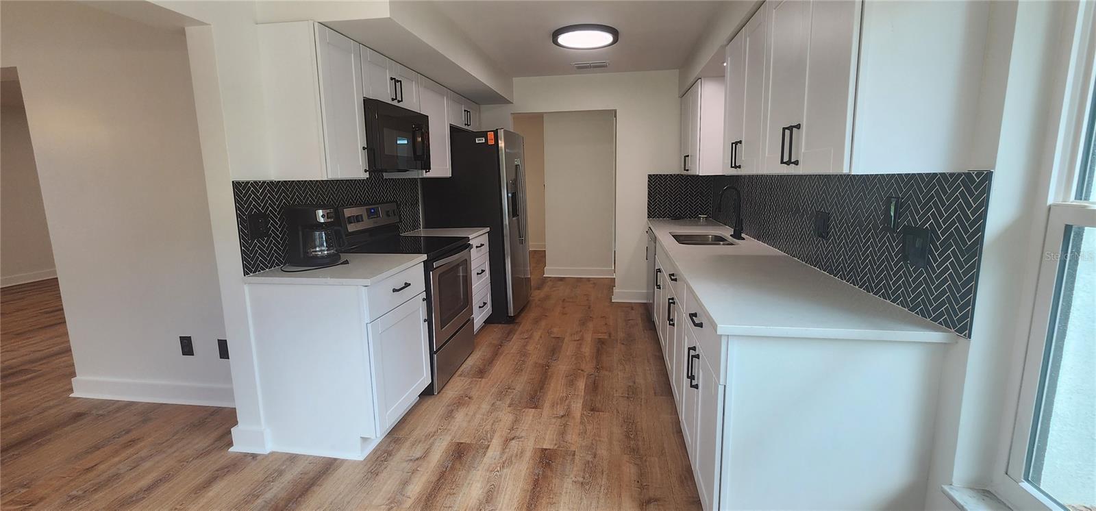 Image 8 of 21 For 1027 Fountainhead Drive