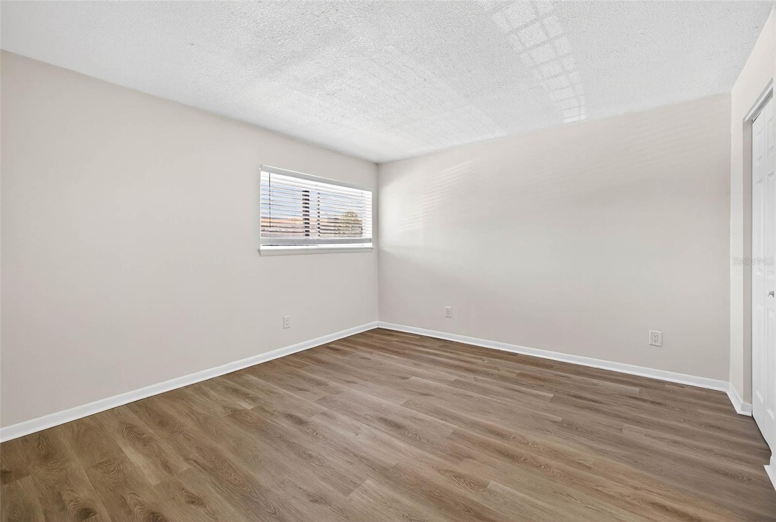 Image 12 of 26 For 6308 Newtown Circle 8b3