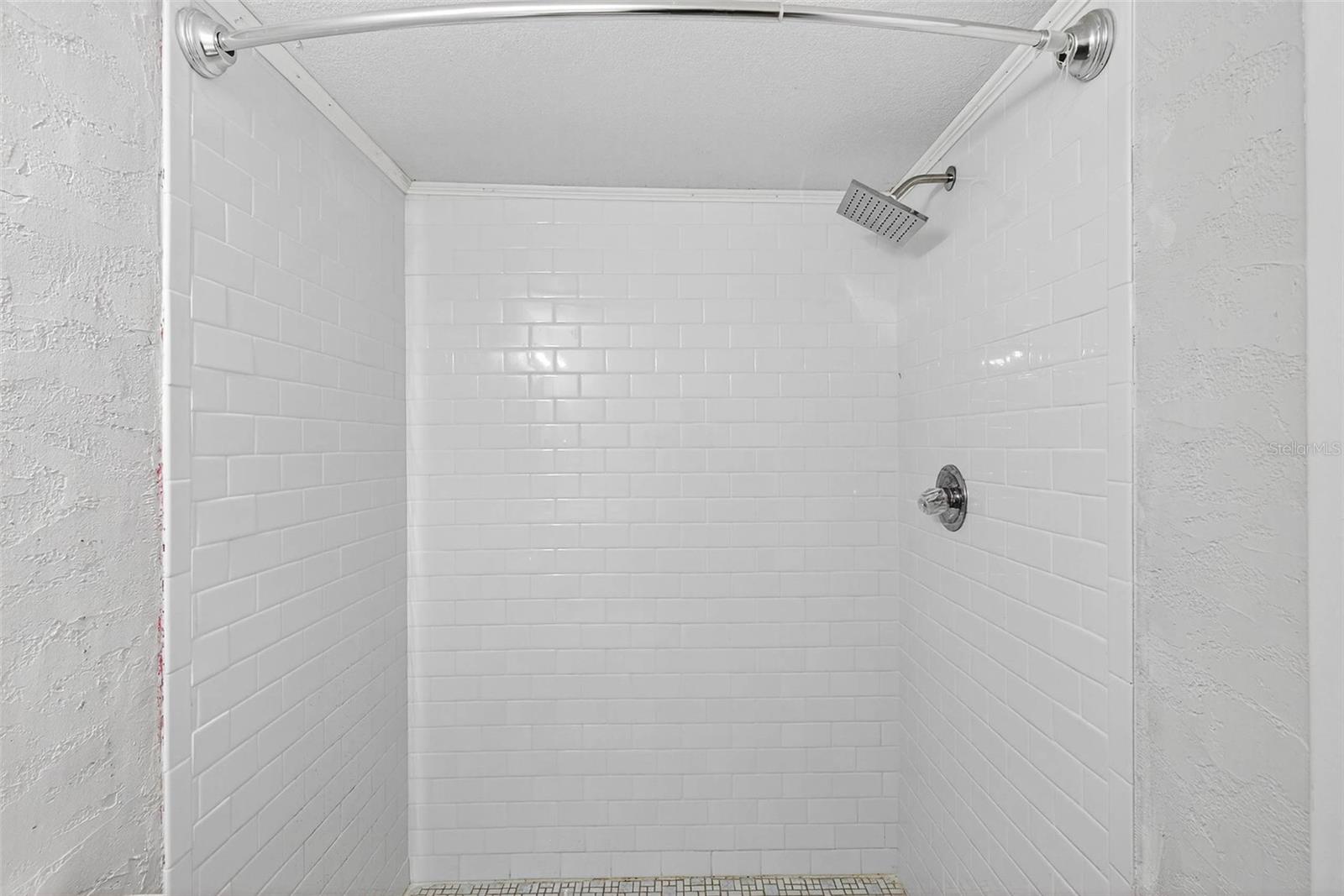 Image 20 of 26 For 6308 Newtown Circle 8b3