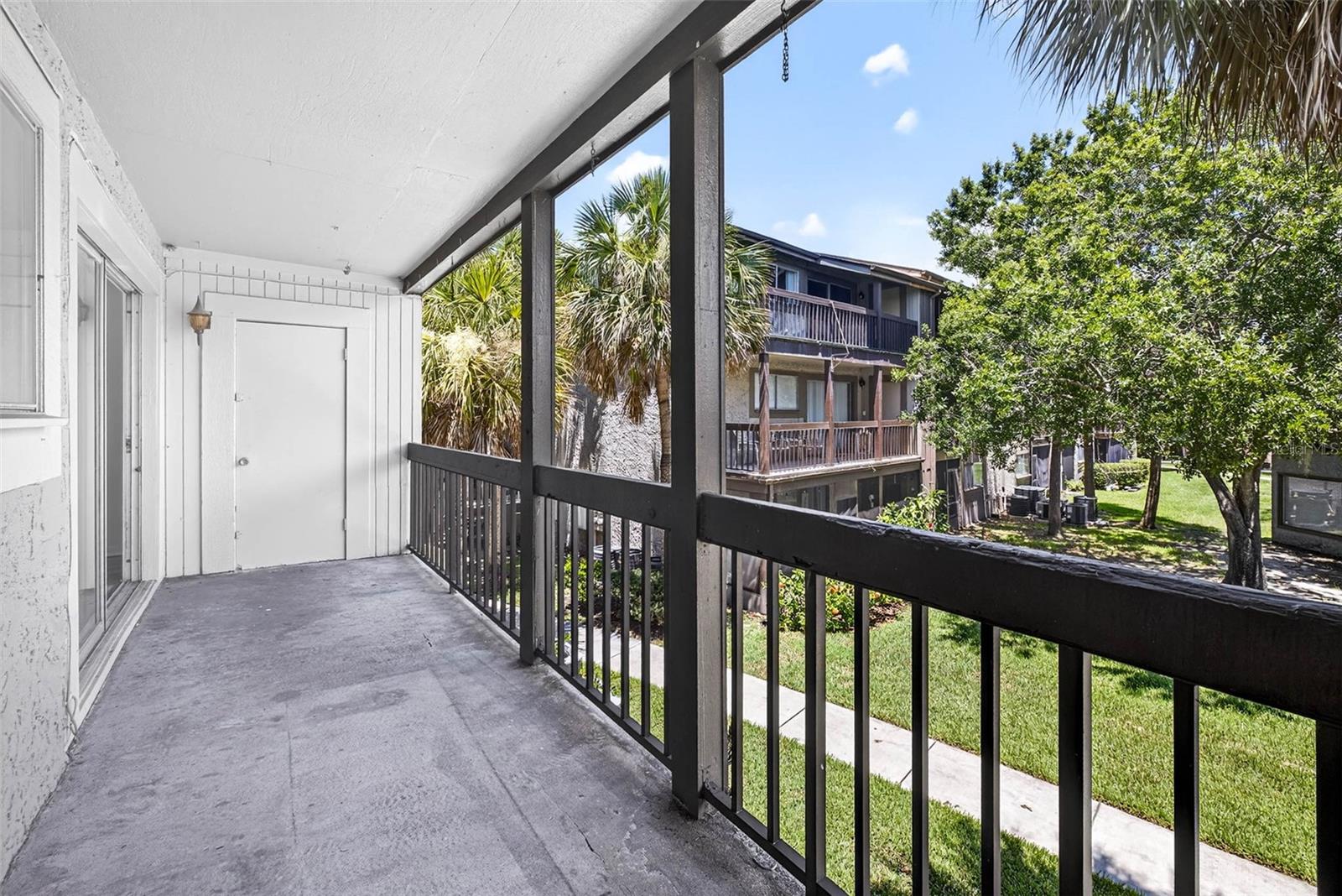 Image 22 of 26 For 6308 Newtown Circle 8b3