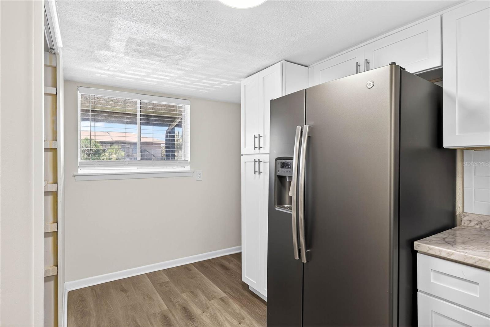 Image 7 of 26 For 6308 Newtown Circle 8b3