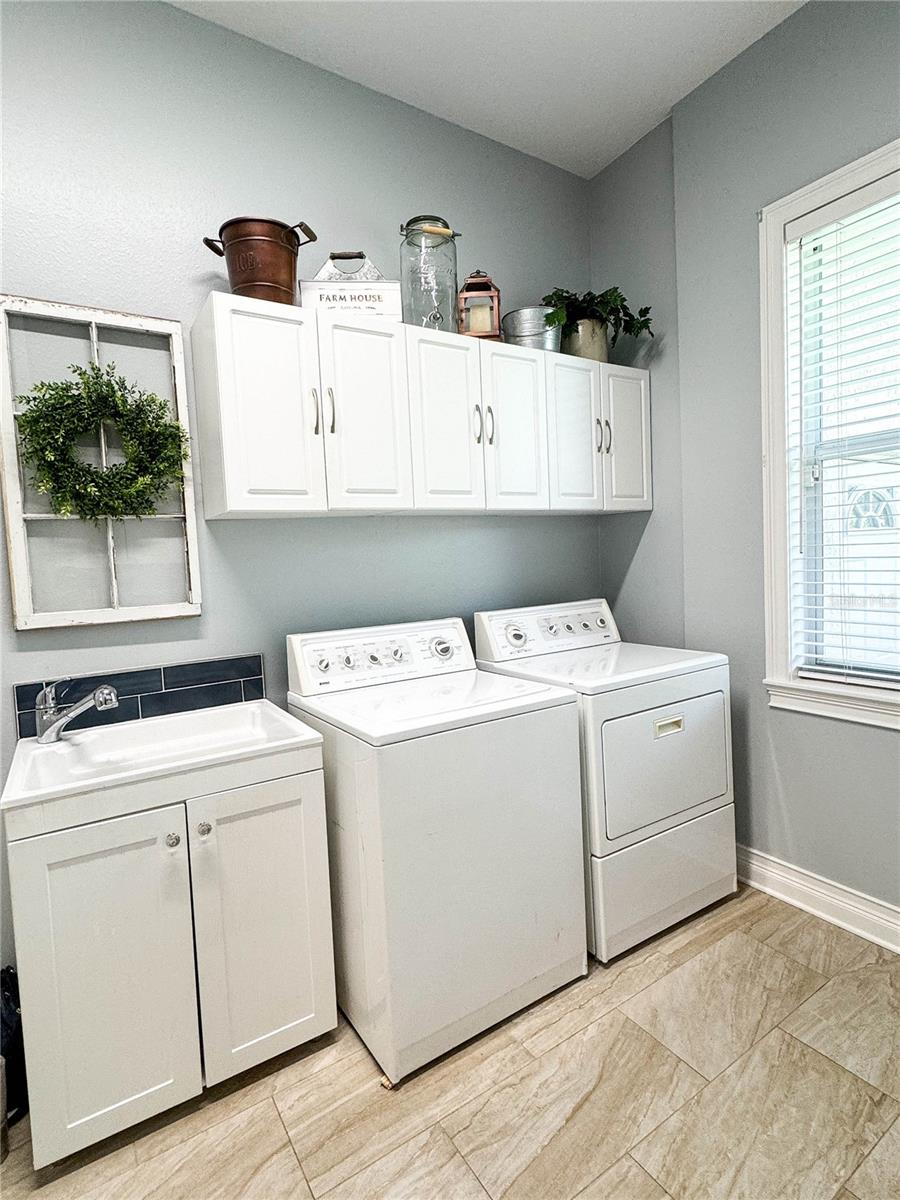 Image 19 of 44 For 11501 Norval Place